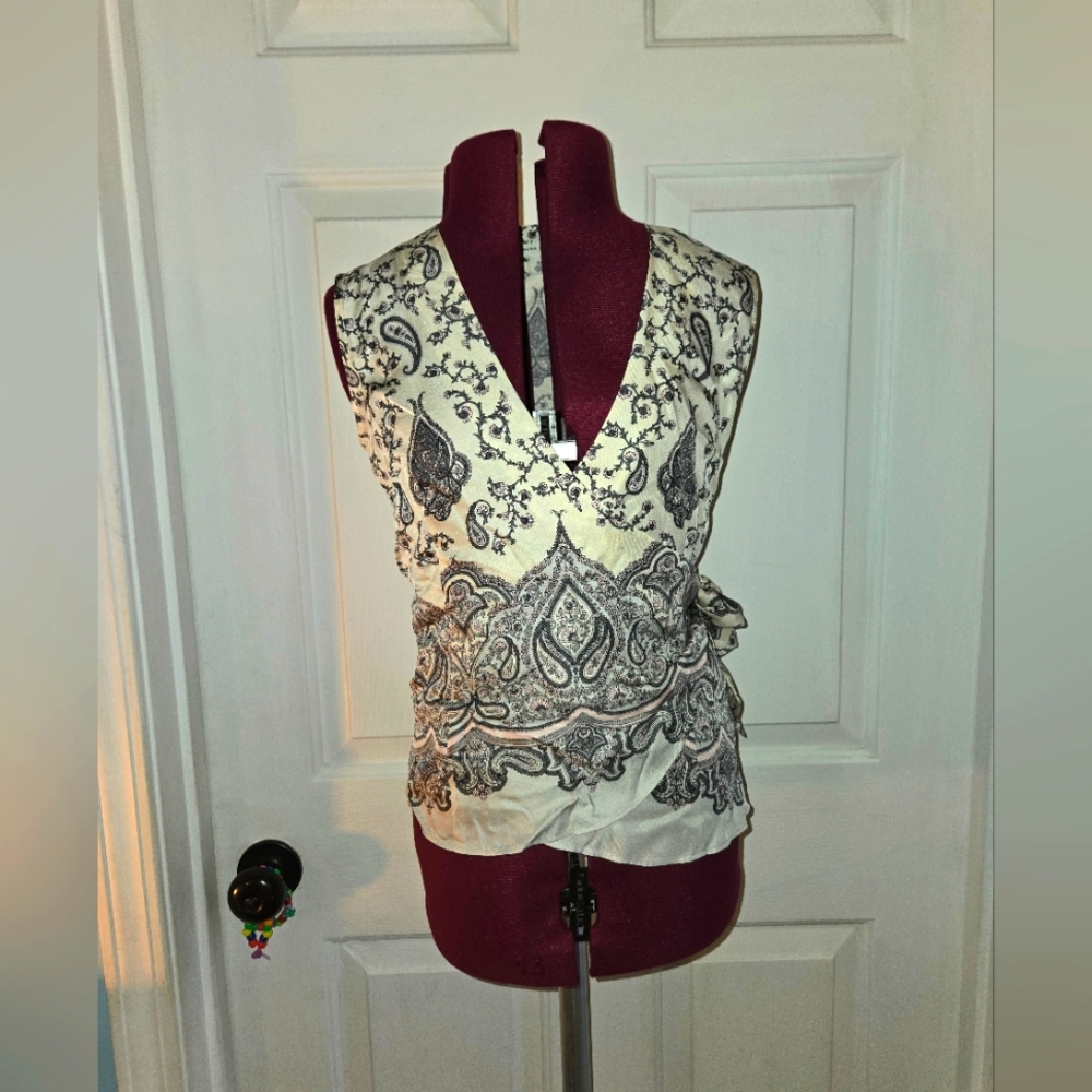 Banana Republic White Silk Paisley Wrap XS Sleeveless Blouse - Picture 1 of 9